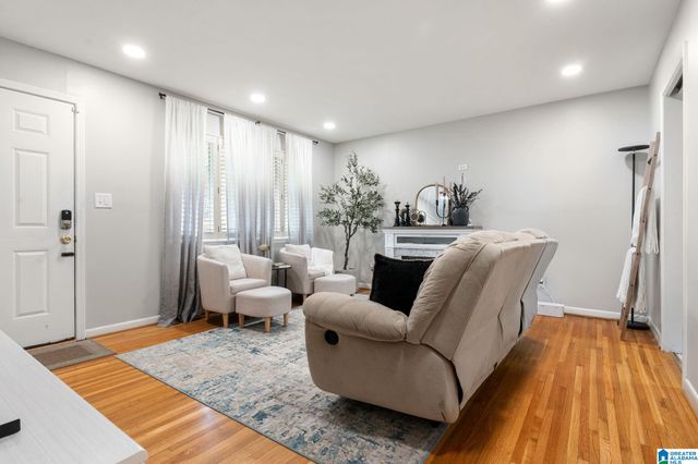 604 GRAVLEE LANE, Birmingham, AL 35206