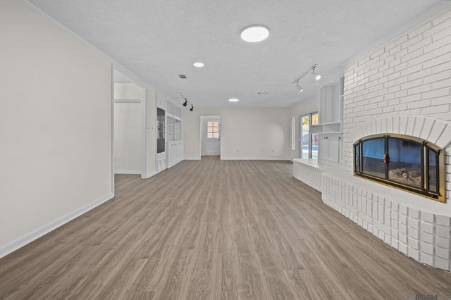 1324 Rue Desiree, Baton Rouge, LA 70810