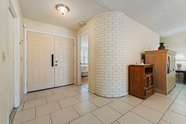 7954 SE Carlton Street E, Hobe Sound, FL 33455