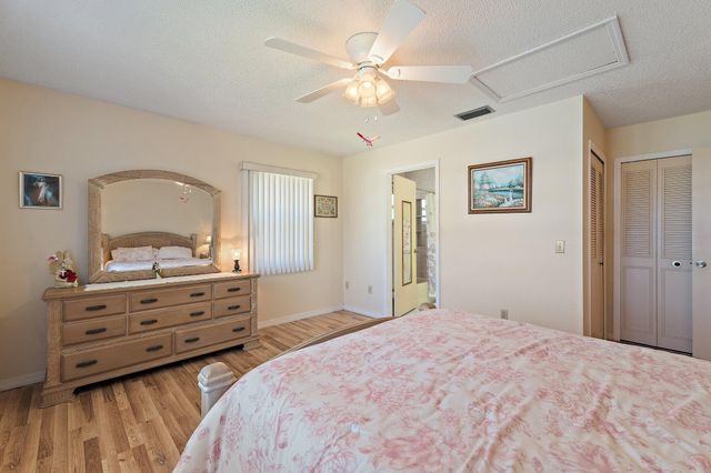 7954 SE Carlton Street E, Hobe Sound, FL 33455