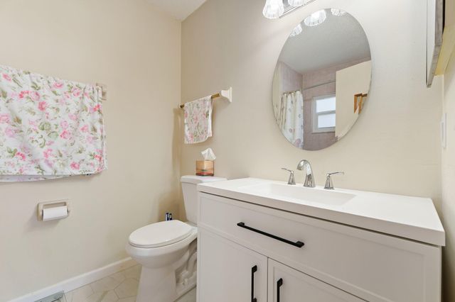 7954 SE Carlton Street E, Hobe Sound, FL 33455