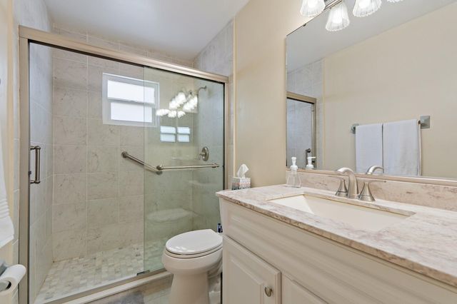 7954 SE Carlton Street E, Hobe Sound, FL 33455