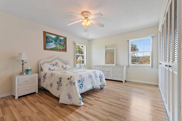 7954 SE Carlton Street E, Hobe Sound, FL 33455