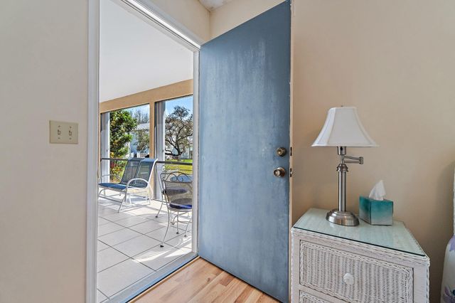 7954 SE Carlton Street E, Hobe Sound, FL 33455