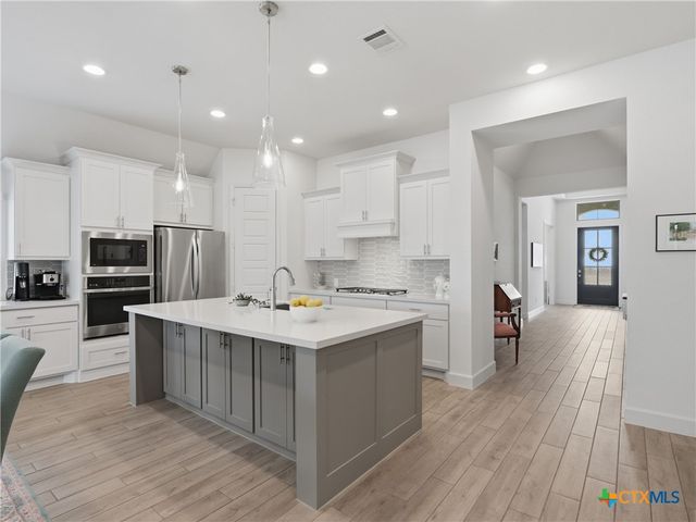 1833 Luna Street, New Braunfels, TX 78132