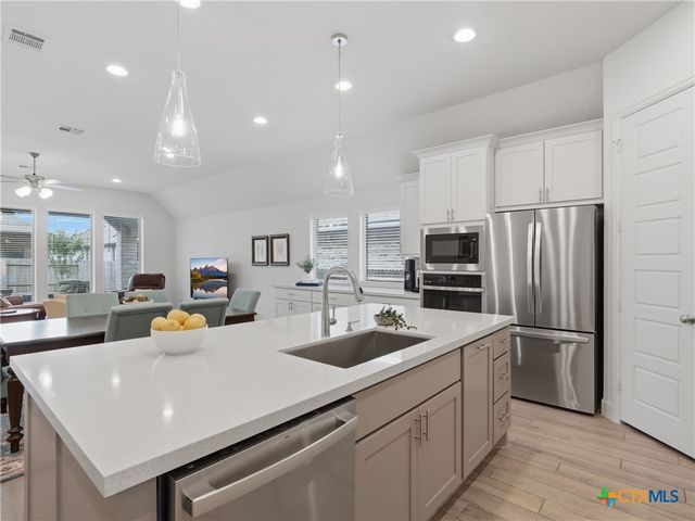 1833 Luna Street, New Braunfels, TX 78132