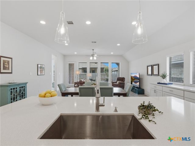 1833 Luna Street, New Braunfels, TX 78132