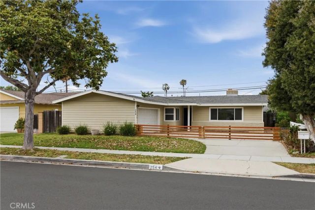 254 Bucknell Road, Costa Mesa, CA 92626