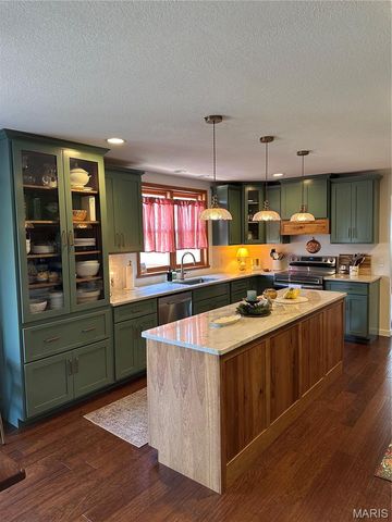 484 County Road 304, Poplar Bluff, MO 63901