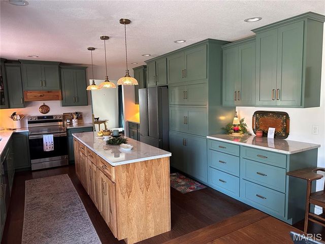 484 County Road 304, Poplar Bluff, MO 63901