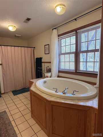 484 County Road 304, Poplar Bluff, MO 63901