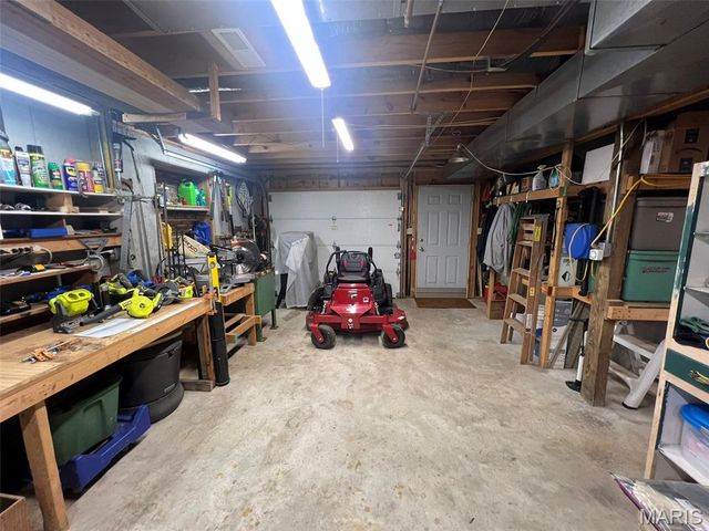 484 County Road 304, Poplar Bluff, MO 63901