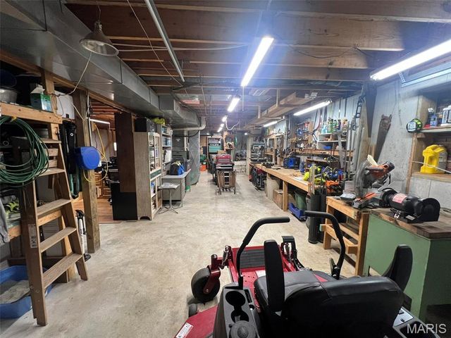 484 County Road 304, Poplar Bluff, MO 63901