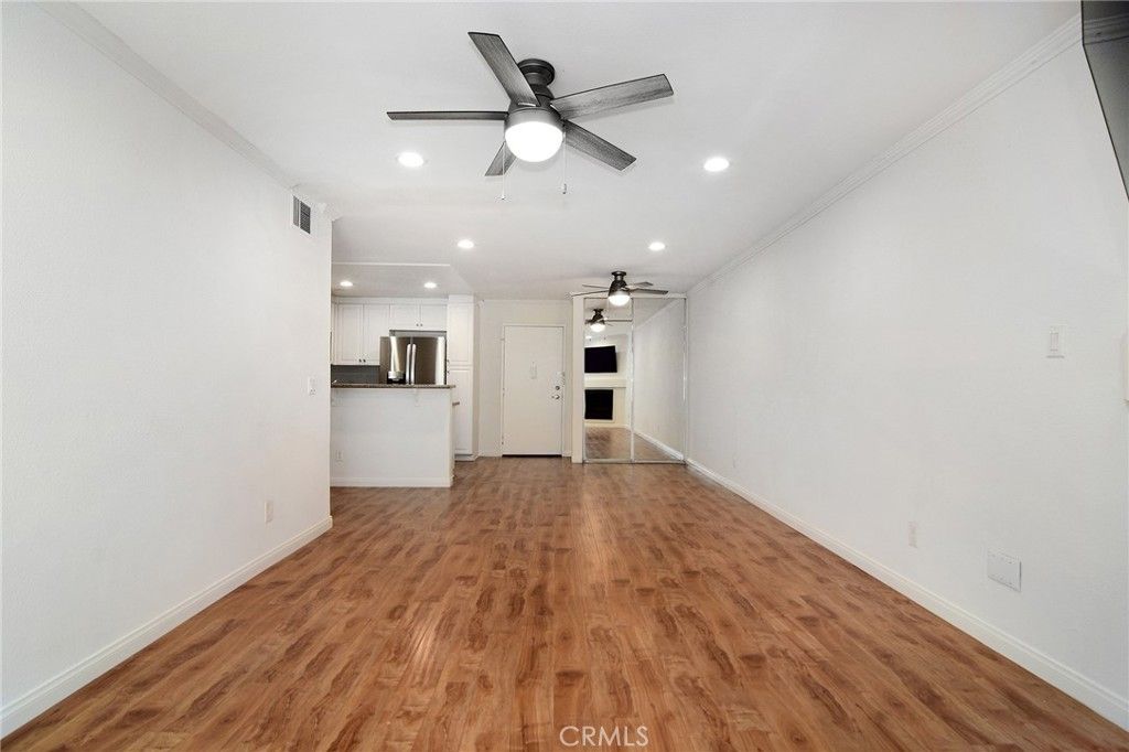 5525 Canoga Avenue 124, Woodland Hills, CA 91367 — photo 4