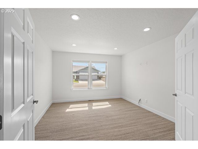590 Sw COTTONWOOD Dr, Hermiston, OR 97838