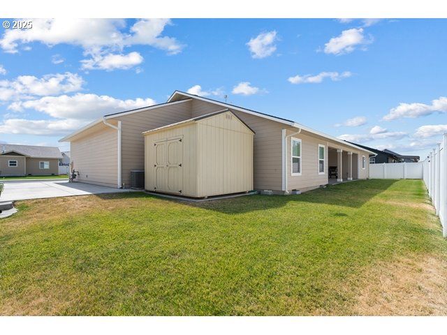 590 Sw COTTONWOOD Dr, Hermiston, OR 97838