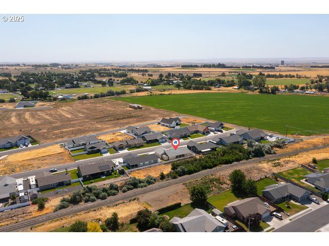 590 Sw COTTONWOOD Dr, Hermiston, OR 97838