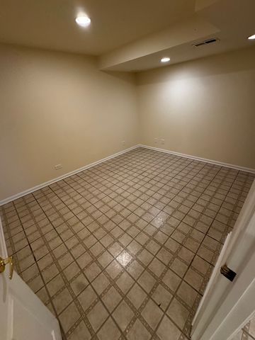 786 GREENWOOD Road, Northbrook, IL 60062