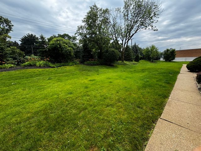 786 GREENWOOD Road, Northbrook, IL 60062
