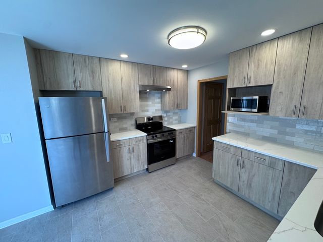 786 GREENWOOD Road, Northbrook, IL 60062