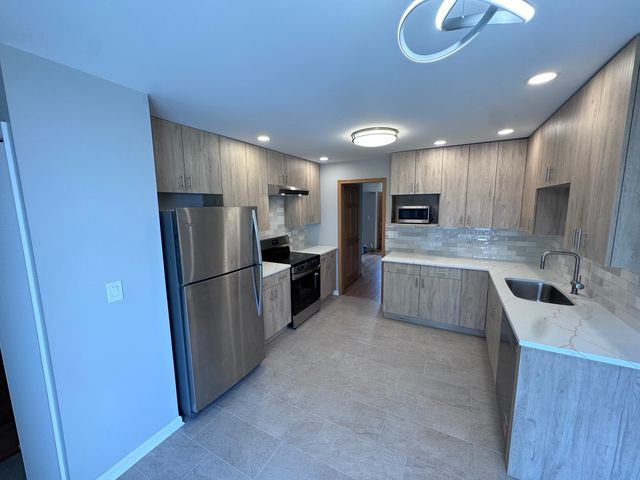 786 GREENWOOD Road, Northbrook, IL 60062