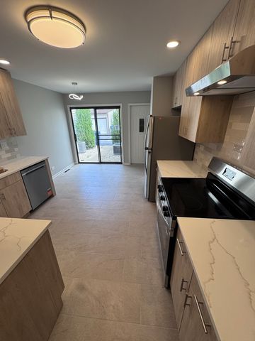 786 GREENWOOD Road, Northbrook, IL 60062
