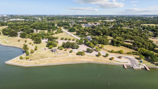 101 Darrell Drive, Heath, TX 75032