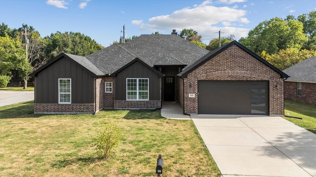 101 Darrell Drive, Heath, TX 75032