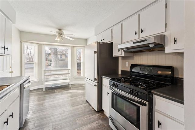 101 SE BRENTWOOD Drive, Lee's Summit, MO 64063