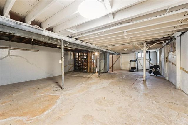 101 SE BRENTWOOD Drive, Lee's Summit, MO 64063