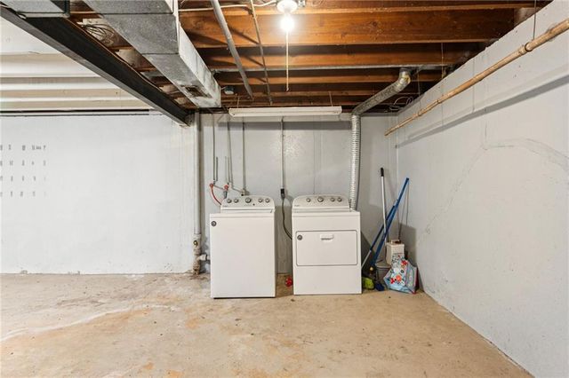 101 SE BRENTWOOD Drive, Lee's Summit, MO 64063