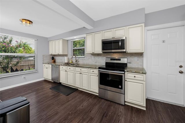 703 24TH STREET SW, Largo, FL 33770