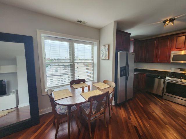 3335 W BELLE PLAINE Avenue 3A, Chicago, IL 60618