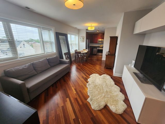 3335 W BELLE PLAINE Avenue 3A, Chicago, IL 60618