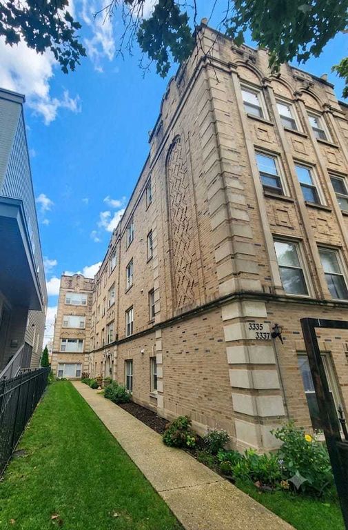 3335 W BELLE PLAINE Avenue 3A, Chicago, IL 60618