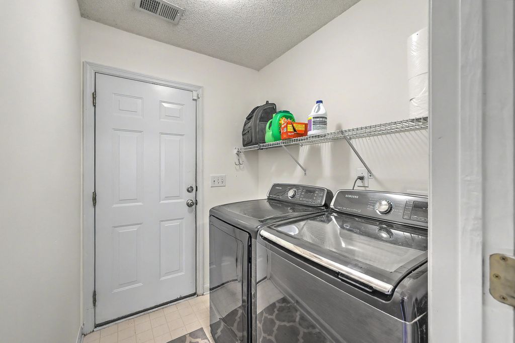 Image 27 of property listing at 181 Apache Drive, Summerville, SC 29483