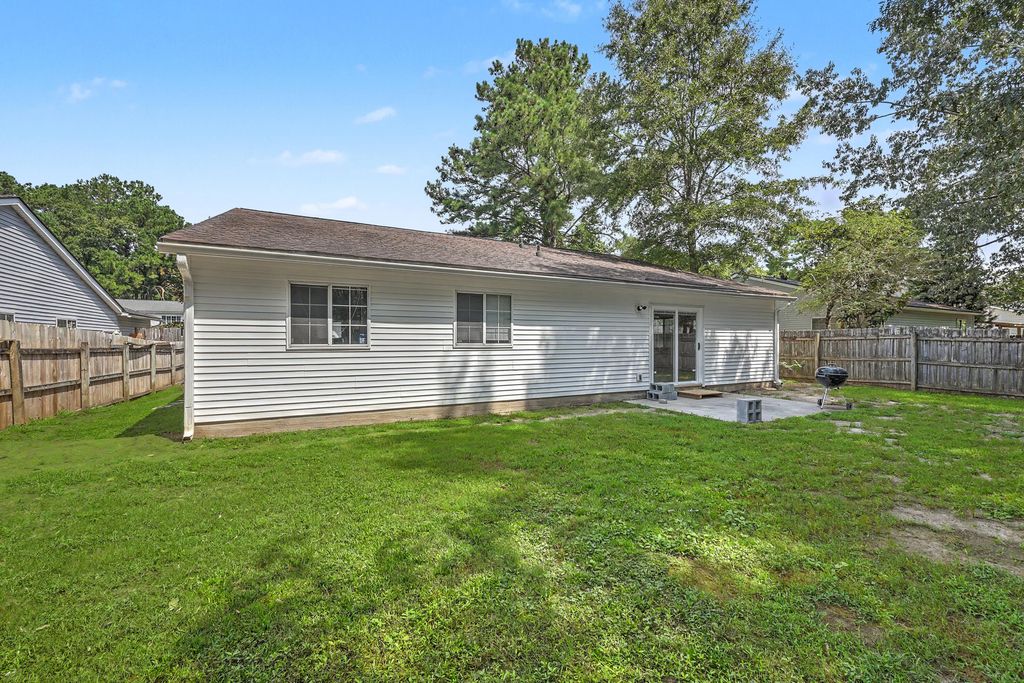 Image 28 of property listing at 181 Apache Drive, Summerville, SC 29483