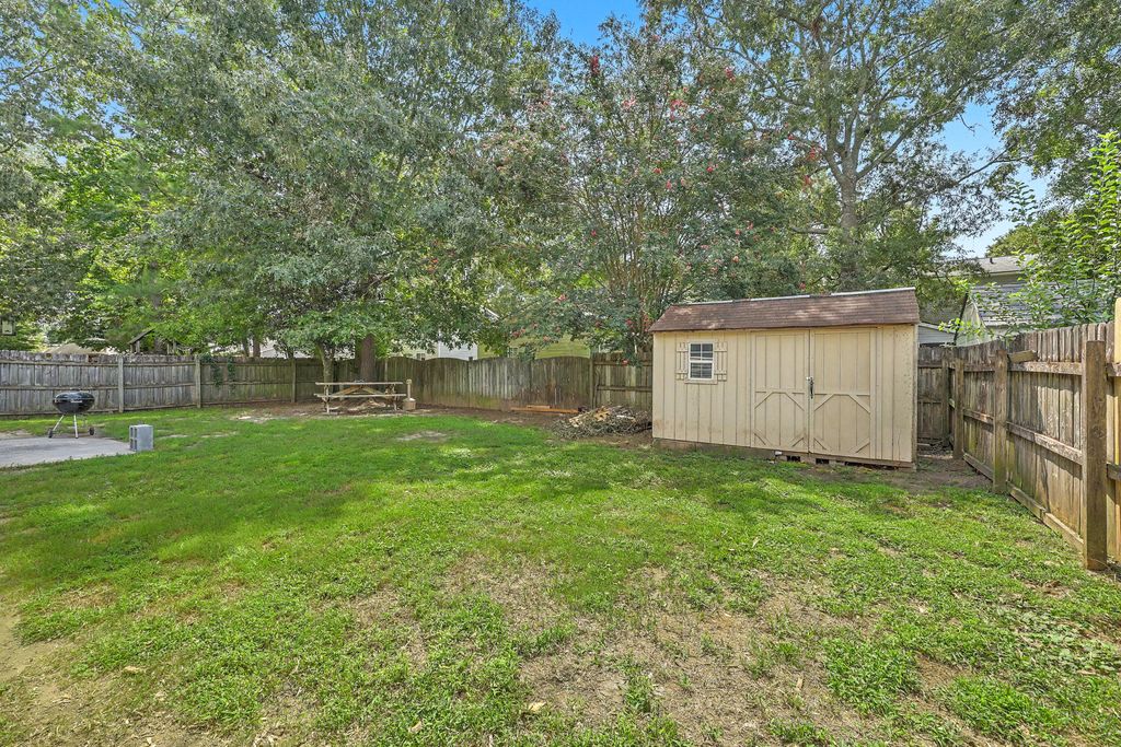 Image 29 of property listing at 181 Apache Drive, Summerville, SC 29483