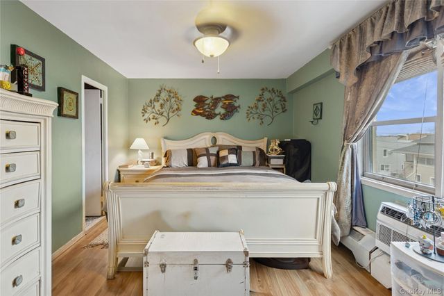 25 Neptune Boulevard 2T, Long Beach, NY 11561