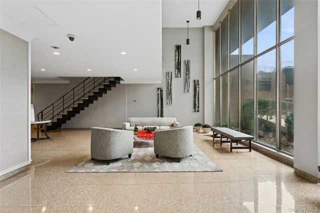 25 Neptune Boulevard 2T, Long Beach, NY 11561