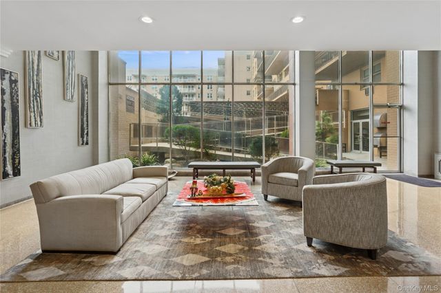 25 Neptune Boulevard 2T, Long Beach, NY 11561