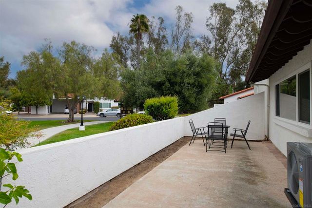 16450 Caminito Vecinos 106, San Diego, CA 92128