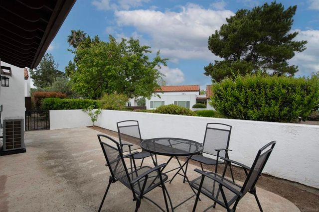 16450 Caminito Vecinos 106, San Diego, CA 92128