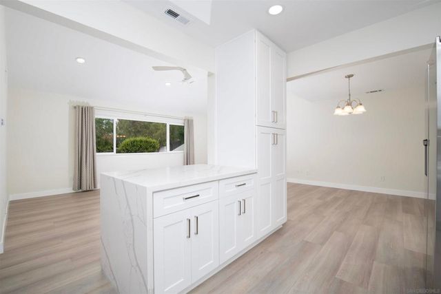 16450 Caminito Vecinos 106, San Diego, CA 92128