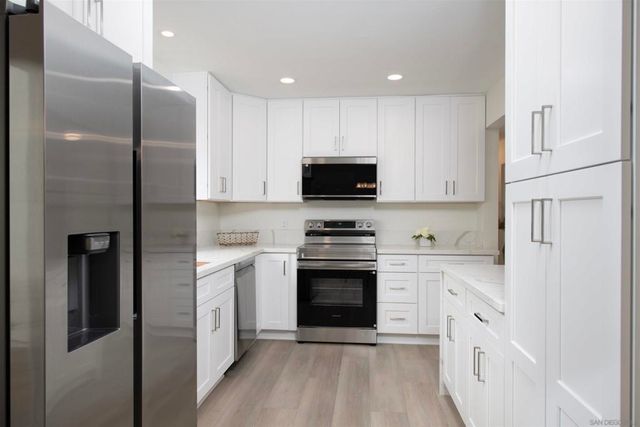 16450 Caminito Vecinos 106, San Diego, CA 92128