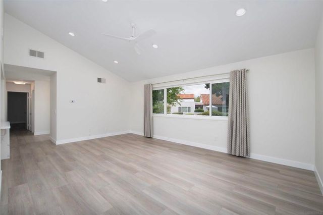 16450 Caminito Vecinos 106, San Diego, CA 92128