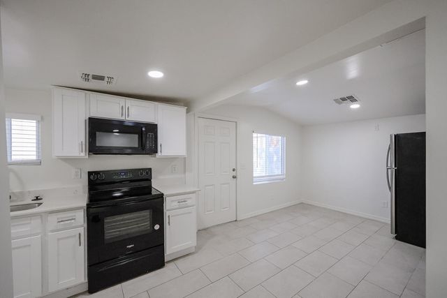2721 E Willetta Street Apt C, Phoenix, AZ 85008