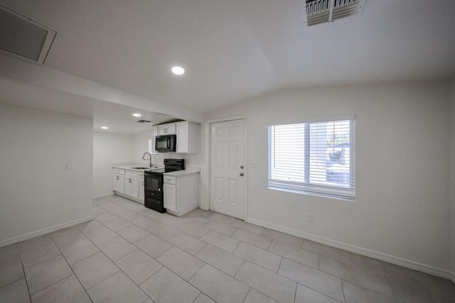 2721 E Willetta Street Apt C, Phoenix, AZ 85008