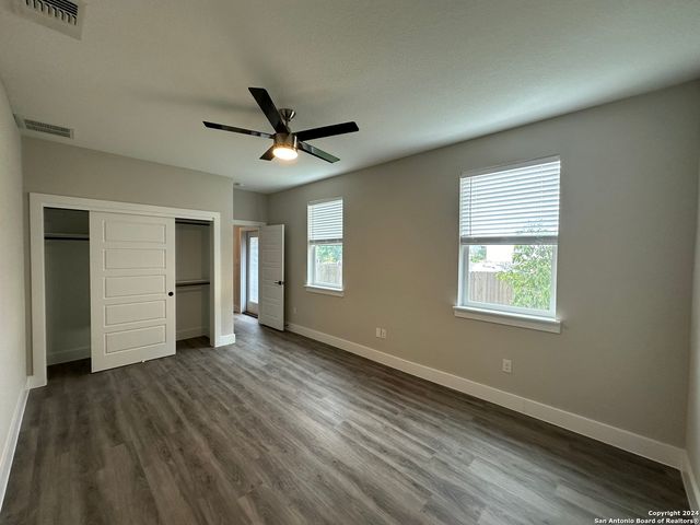 1618 W Lawndale Dr Unit 8, San Antonio, TX 78209