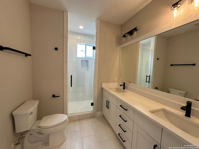 1618 W Lawndale Dr Unit 8, San Antonio, TX 78209